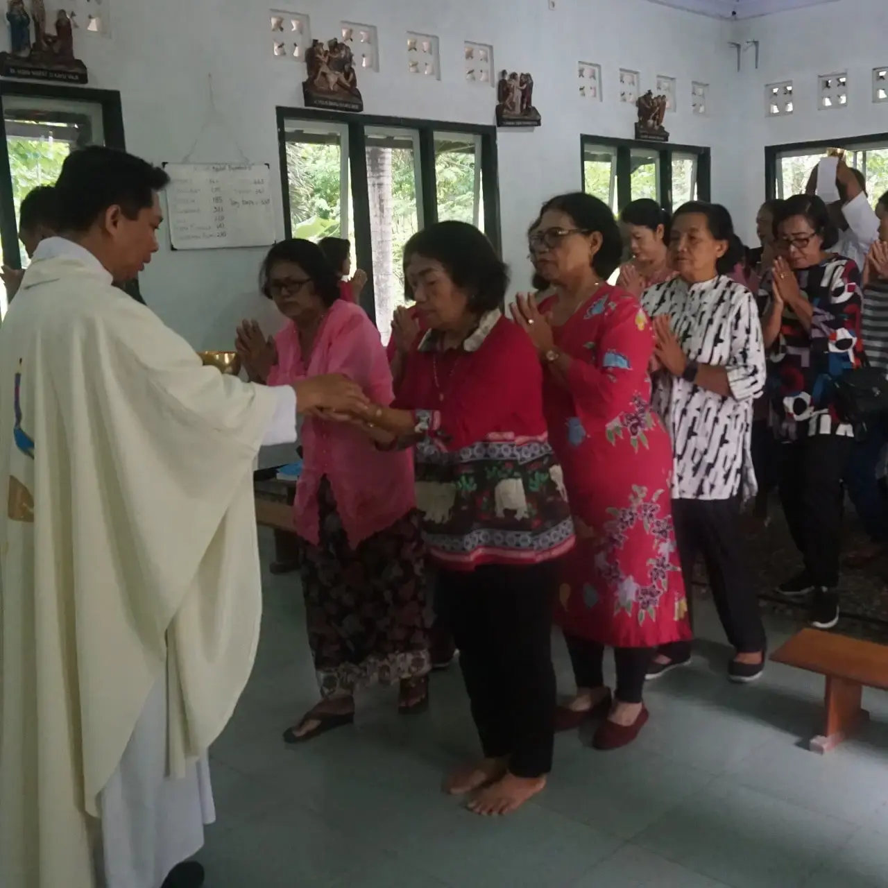 Minggu Paskah Stasi Dongko