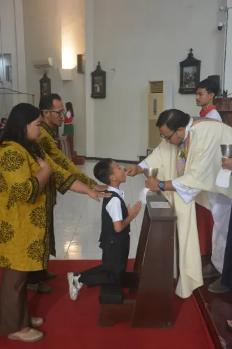 Hari Tubuh dan Darah Kristus (Komuni Pertama) – Dokumentasi Paroki SMDTBA Tulungagung