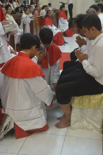 Misa Hari Raya Kamis Putih